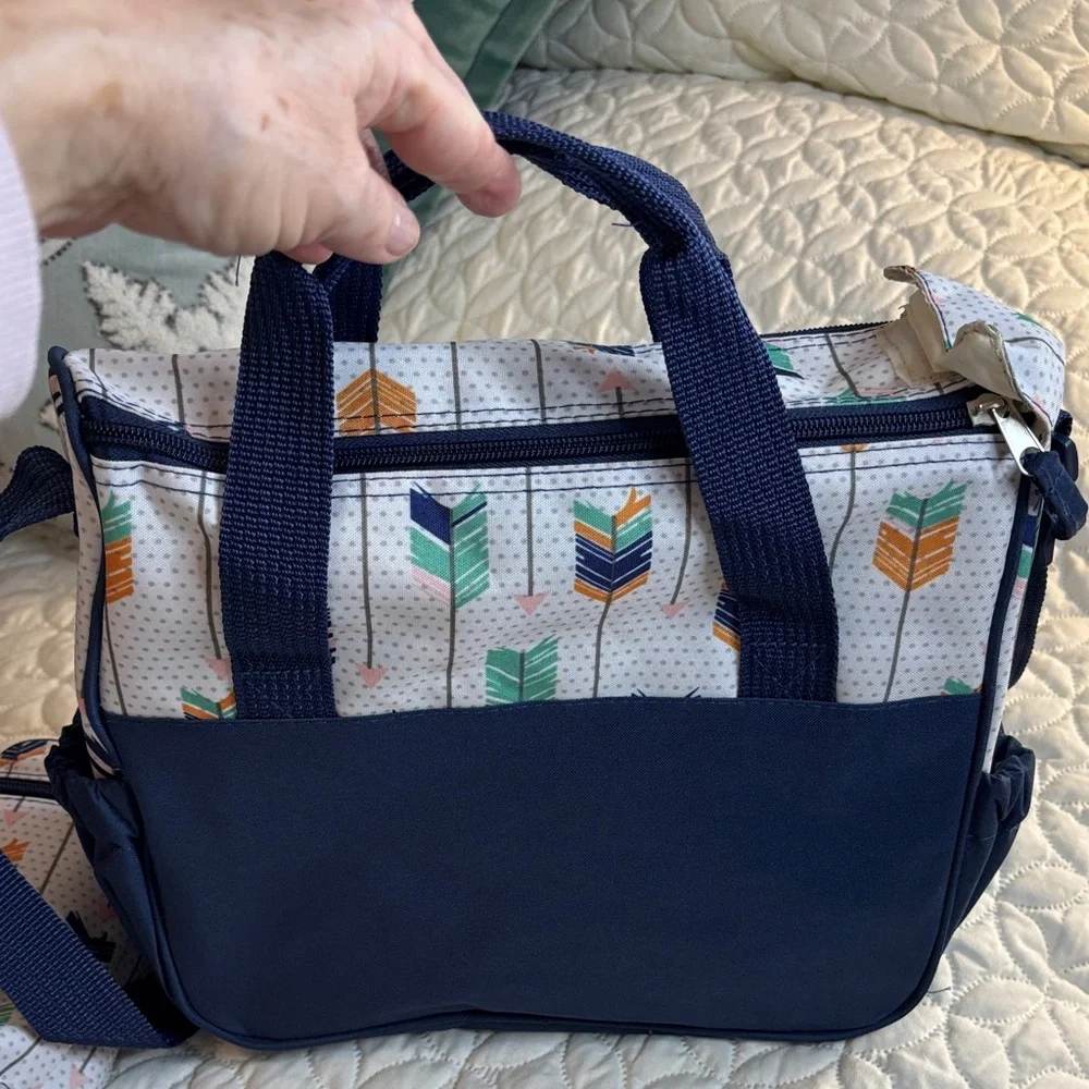 Colorful Arrow Print Kids Bag Set with Bottle Holder NWOT Med Size